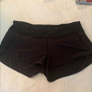 Lulu Lemon Black Speed Up short